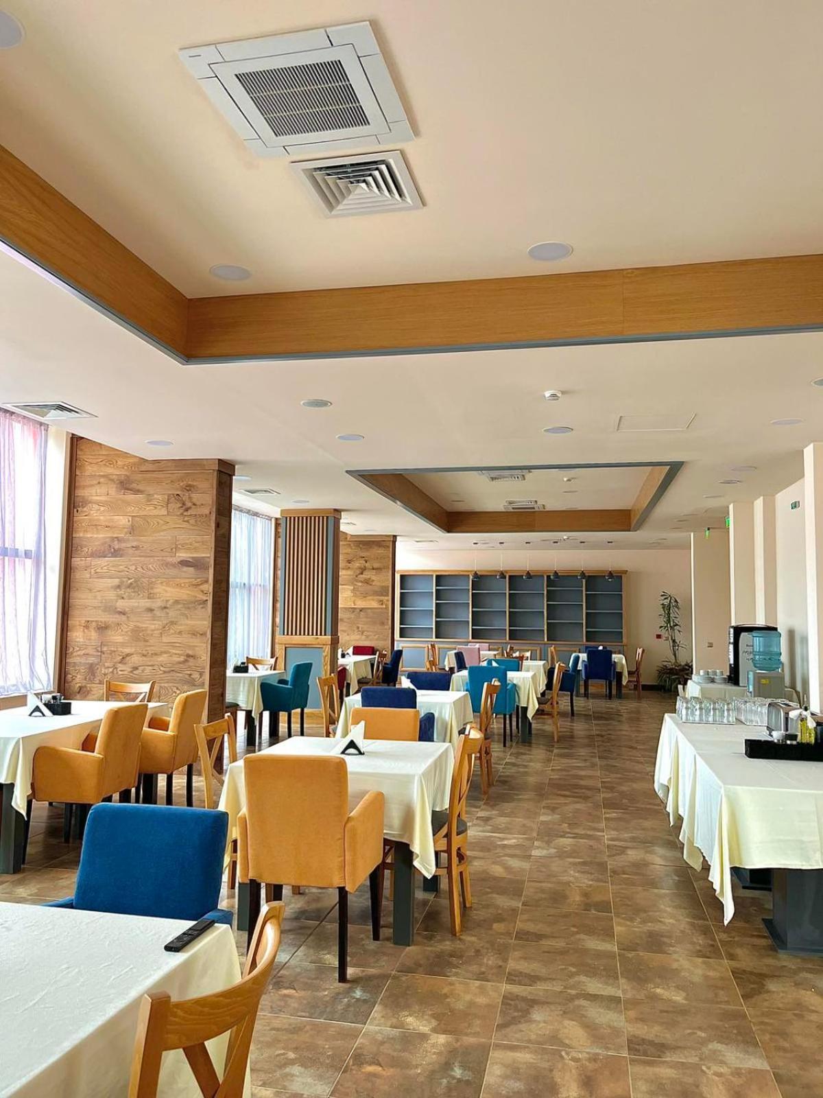 City Plaza Botevgrad Exterior photo