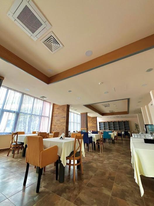 City Plaza Botevgrad Exterior photo