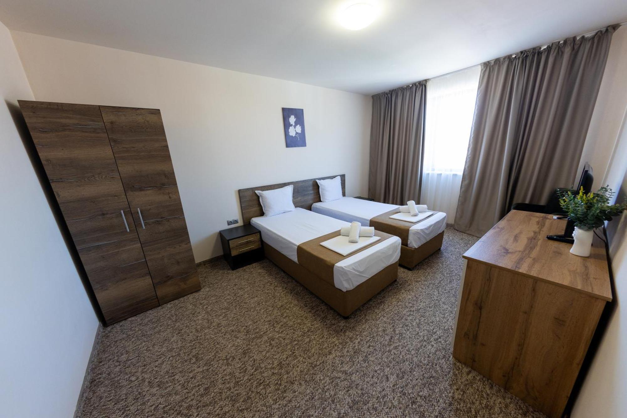 City Plaza Botevgrad Exterior photo