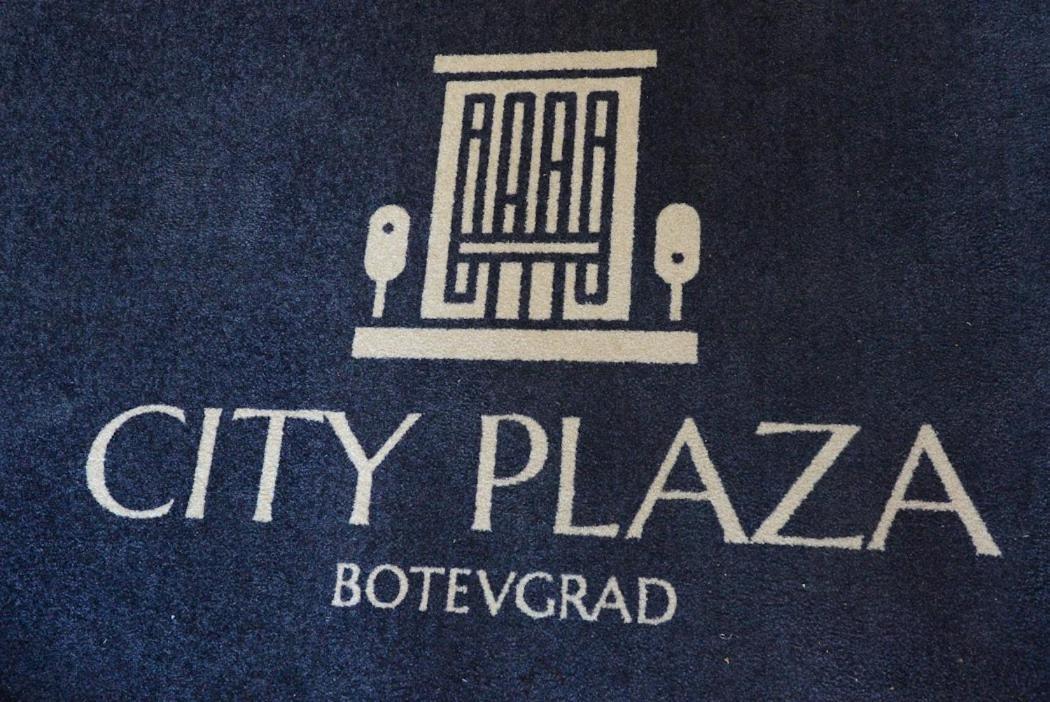 City Plaza Botevgrad Exterior photo